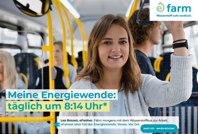 Bild aus der eFarm-Kampagne "Meine Energiewende". Eine Frau steht in einem Bus. Die Überschrift ist "Meine Energiewende: täglich um 8:14 Uhr"